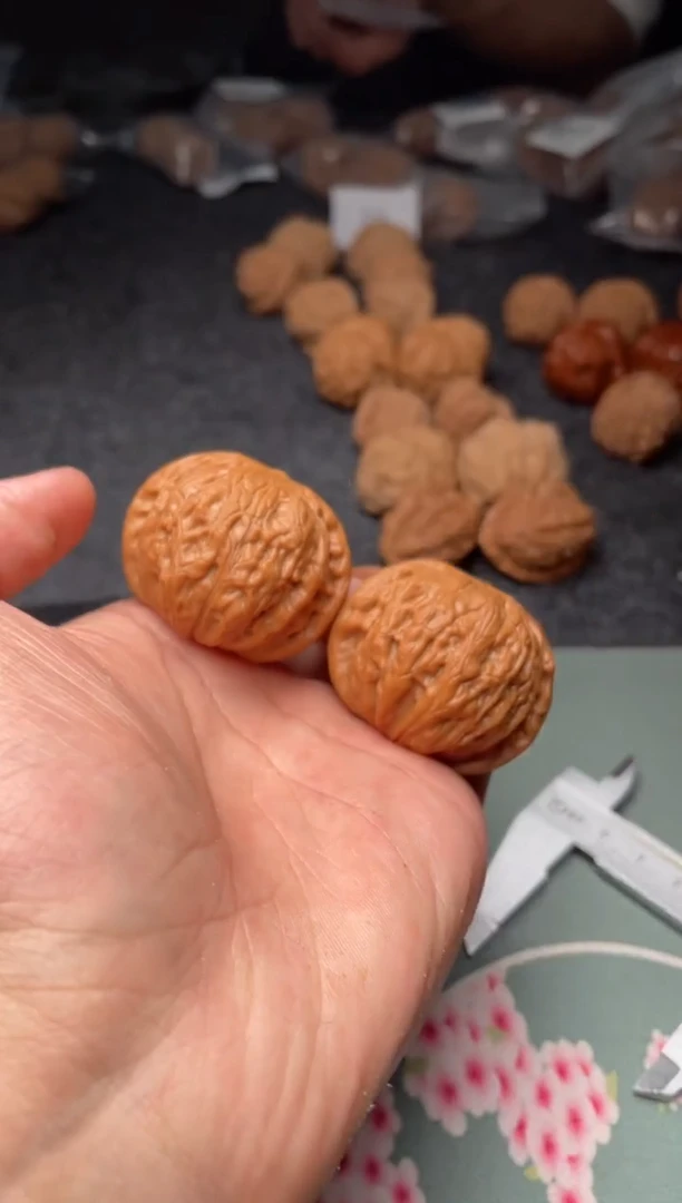 把件文玩核桃a327    铁锤 42尺