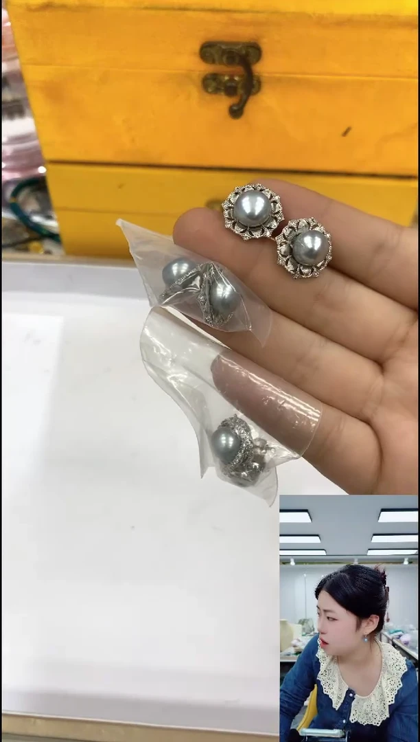 淡水珍珠银S925镶嵌颈饰1137灰耳钉