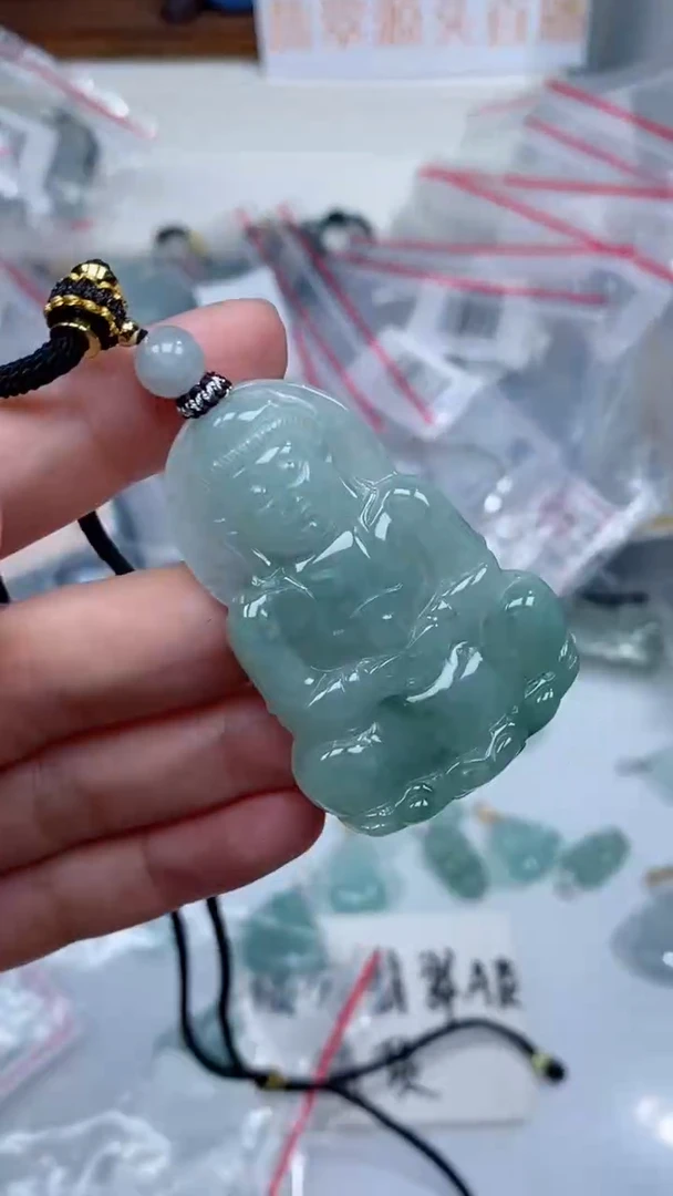 颈饰未镶嵌翡翠吊坠