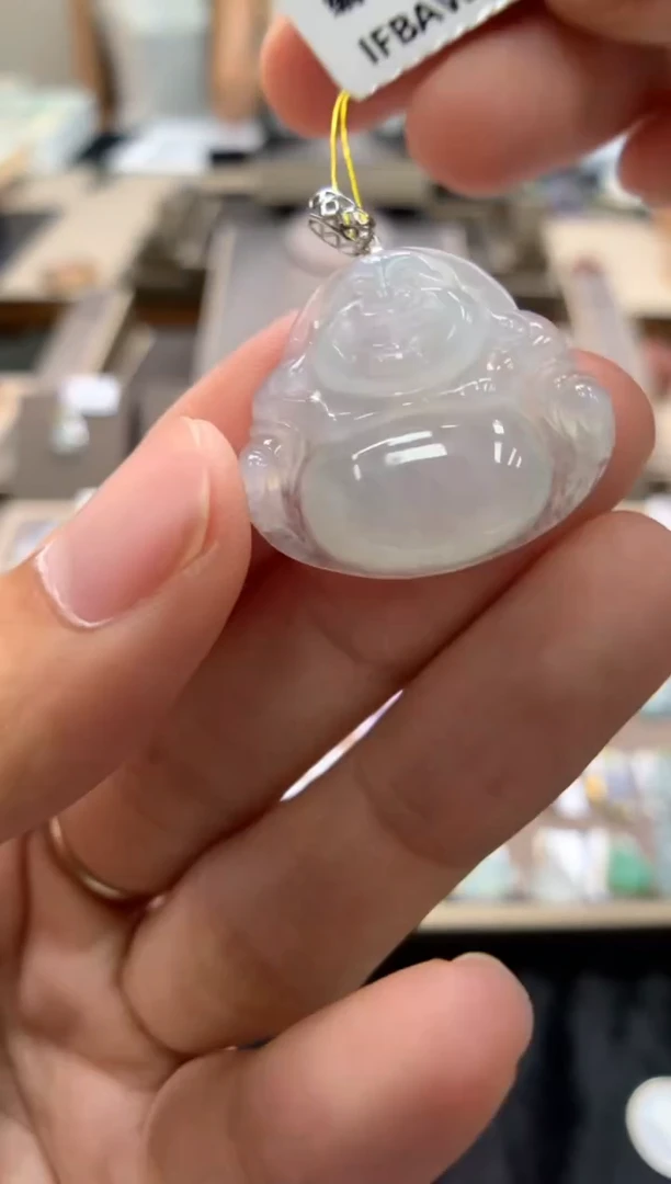 颈饰18K金镶嵌翡翠佛公