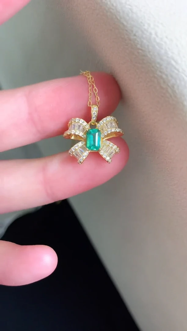 银S925镶嵌颈饰祖母绿吊坠