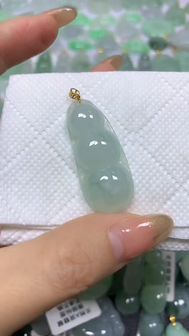 颈饰18K金镶嵌翡翠A货