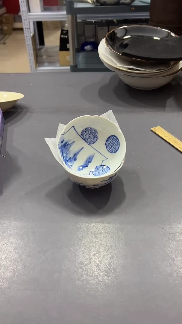 瓷片W****8满38包邮，编号：H253  2只