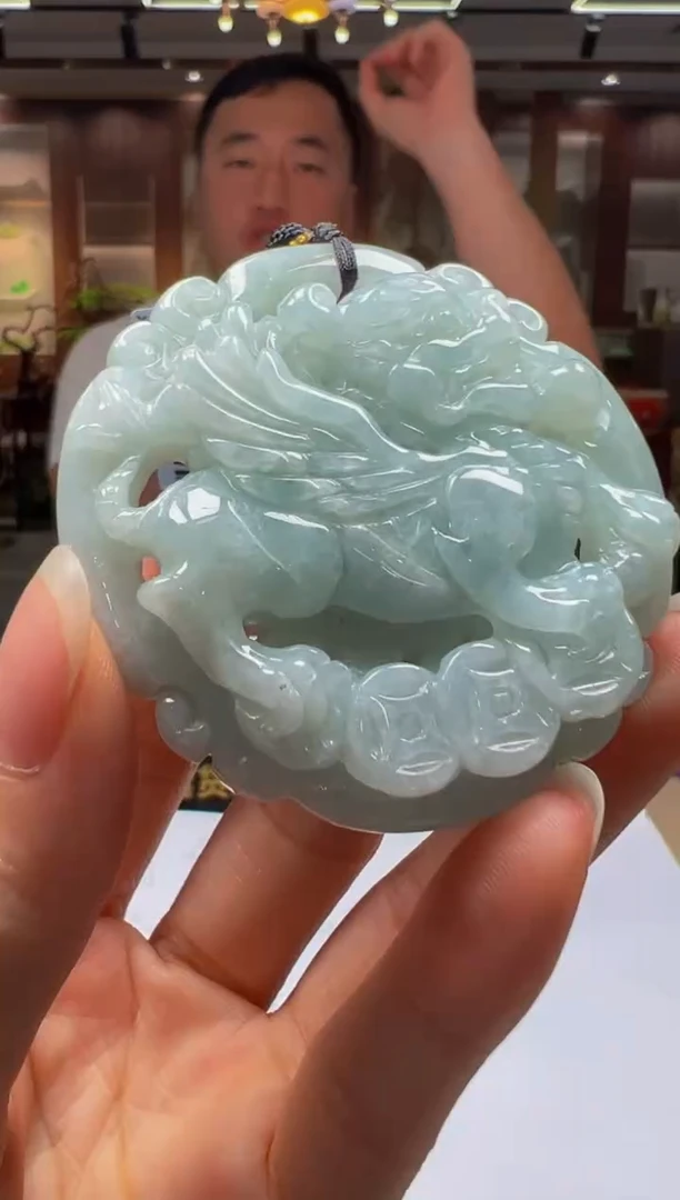 翡翠未镶嵌颈饰Q2025-7-24-17