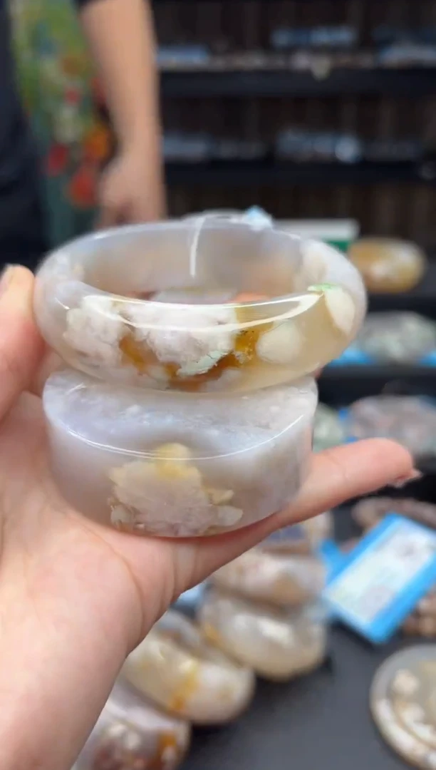 【闪购商品】石英质玉手镯未镶嵌785（59圈赠送镯心）