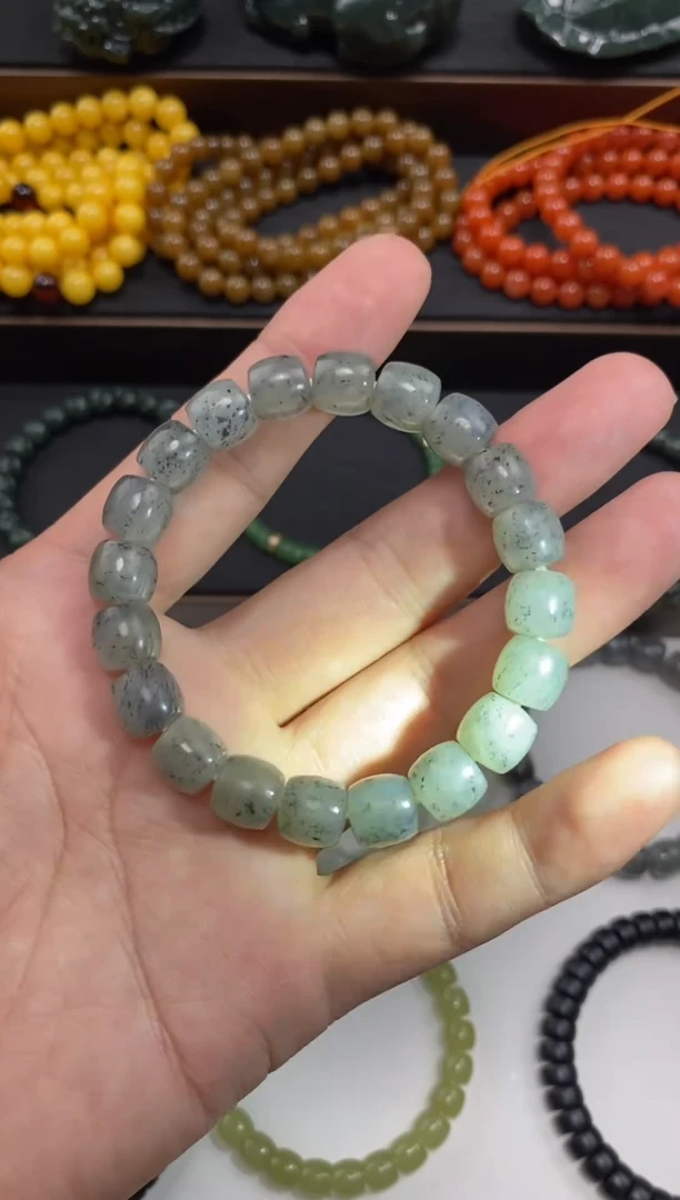 和田玉未镶嵌颈饰手串