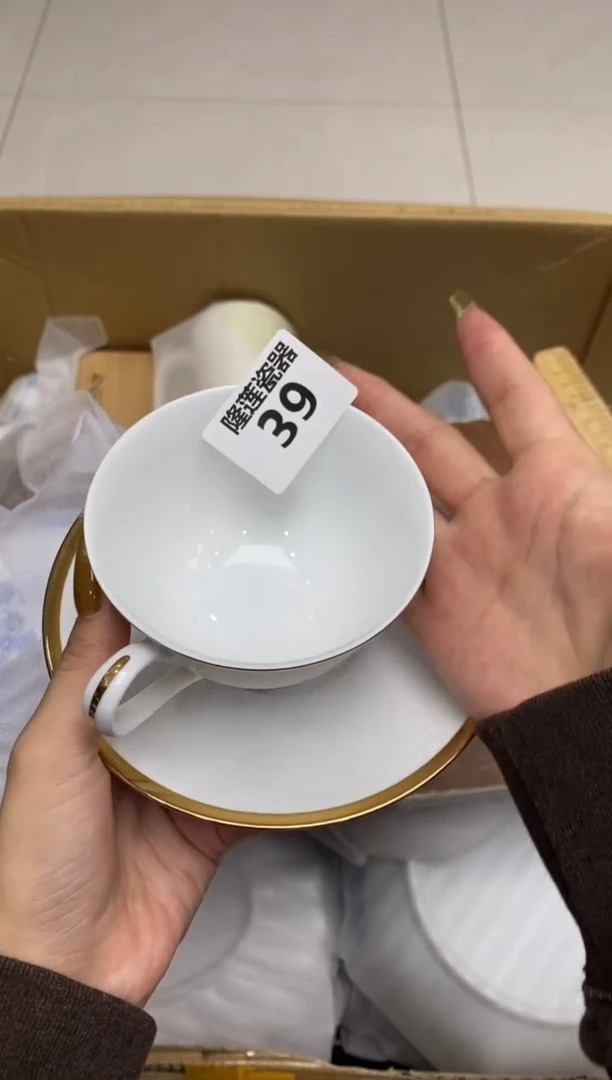 瓷片爱*己隆莲瓷器欢迎大家