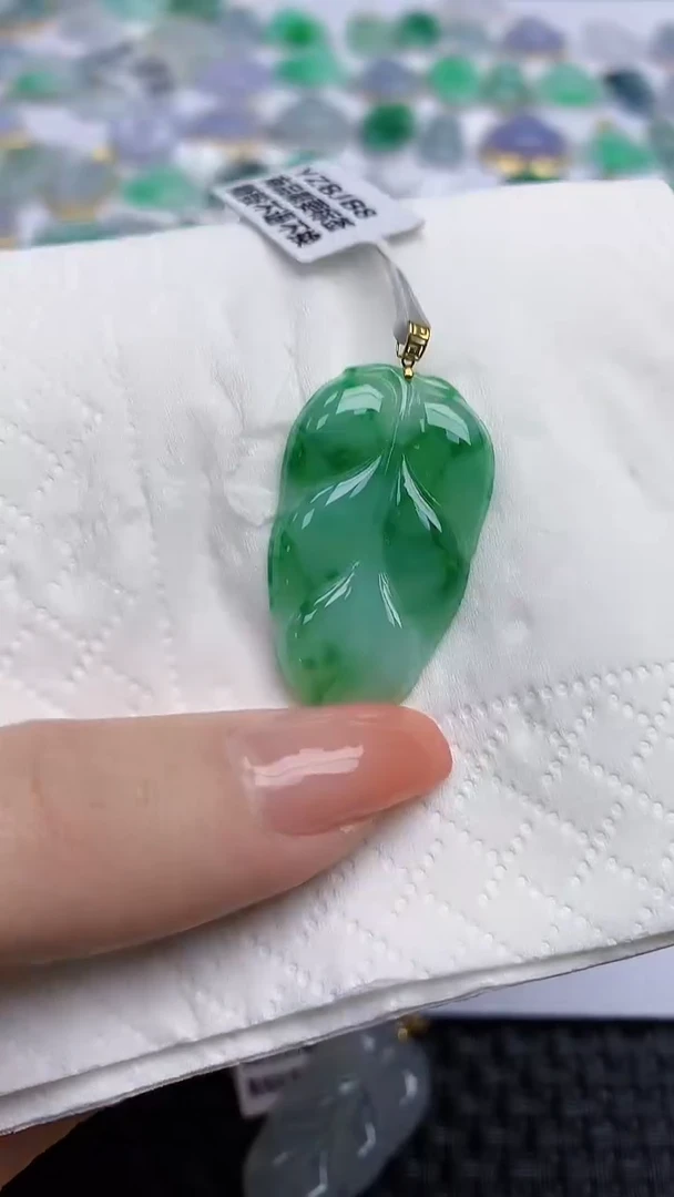 【闪购商品】翡翠颈饰18K金镶嵌天然翡翠A货