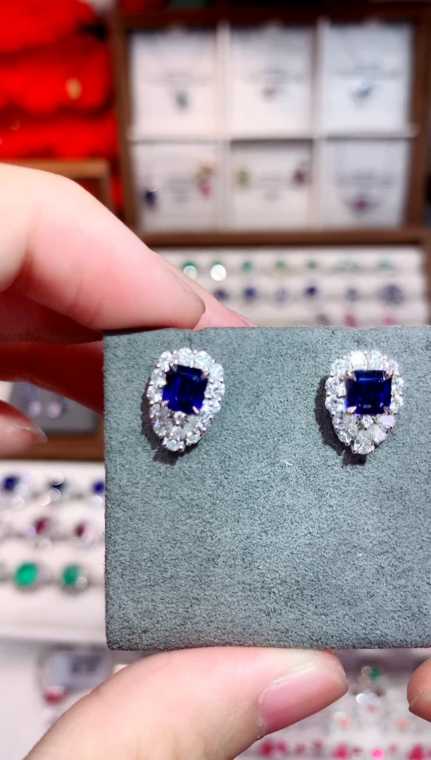 耳饰蓝宝石18K金镶嵌1.56ct/天然宝石/七天无理由