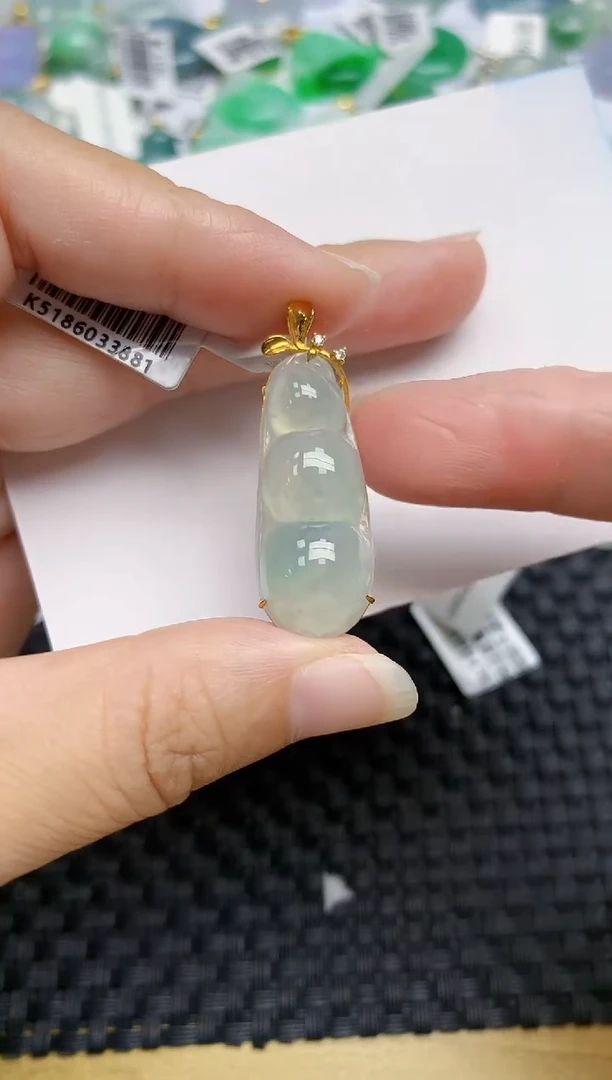 翡翠18K金镶嵌颈饰天然A货翡翠