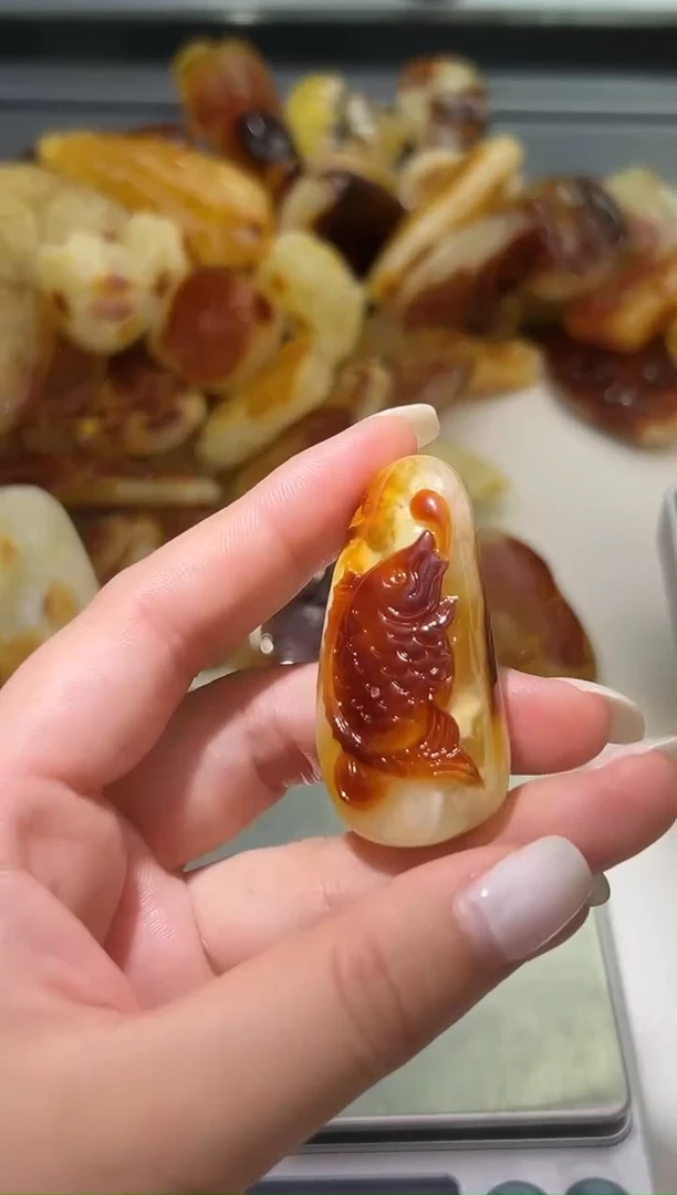裸石琥珀未镶嵌琥珀蜜蜡吊坠