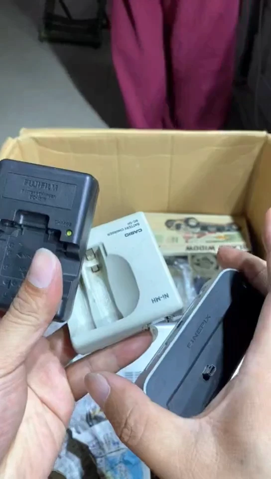 8新小*  458中古商品，瑕疵品，不保好坏。