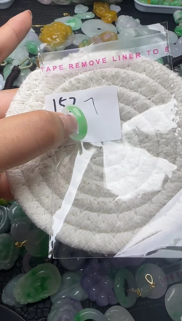 颈饰未镶嵌翡翠缅甸翡翠吊坠