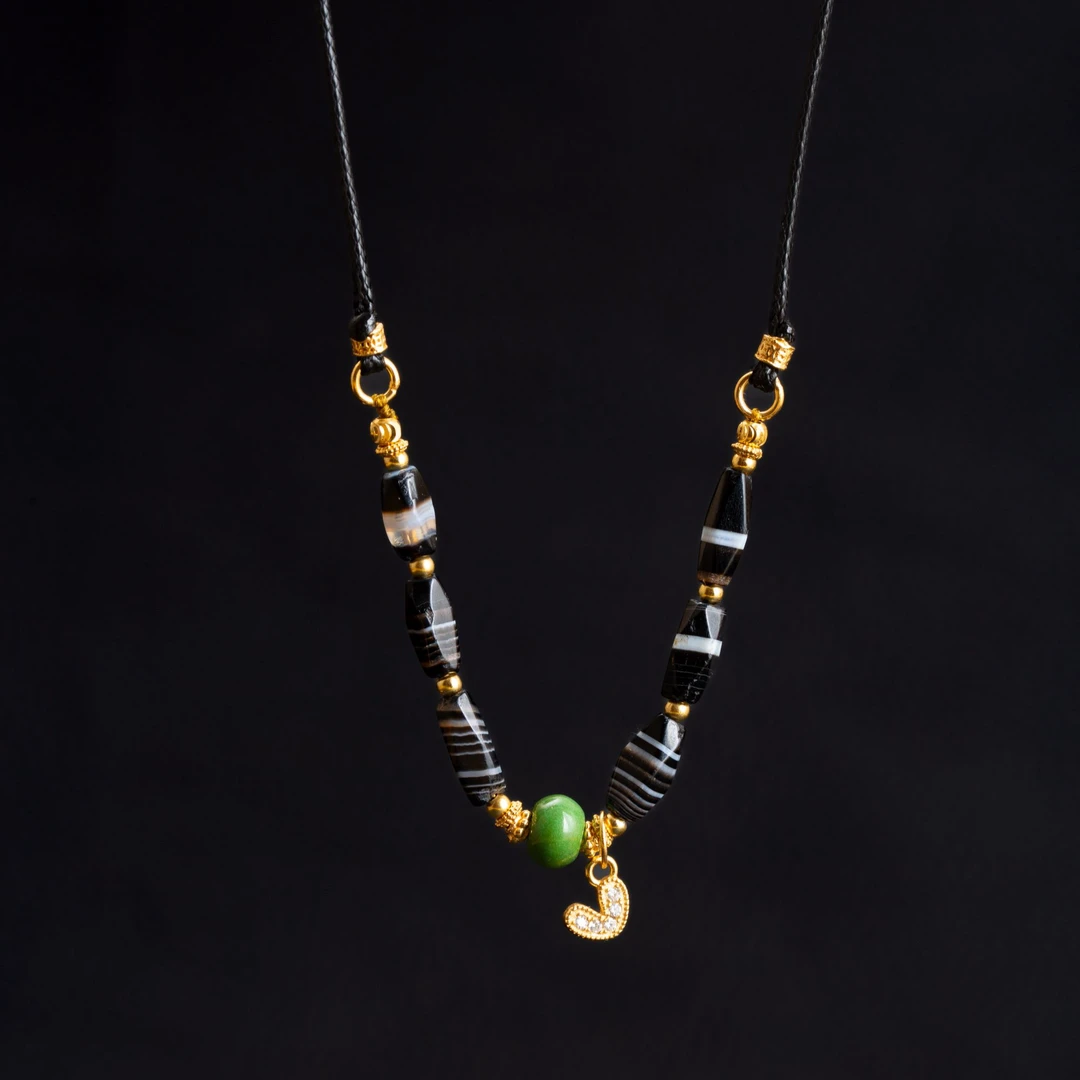 非金属布艺项链 黑色缠丝搭配绿珠项链（多样性发货）