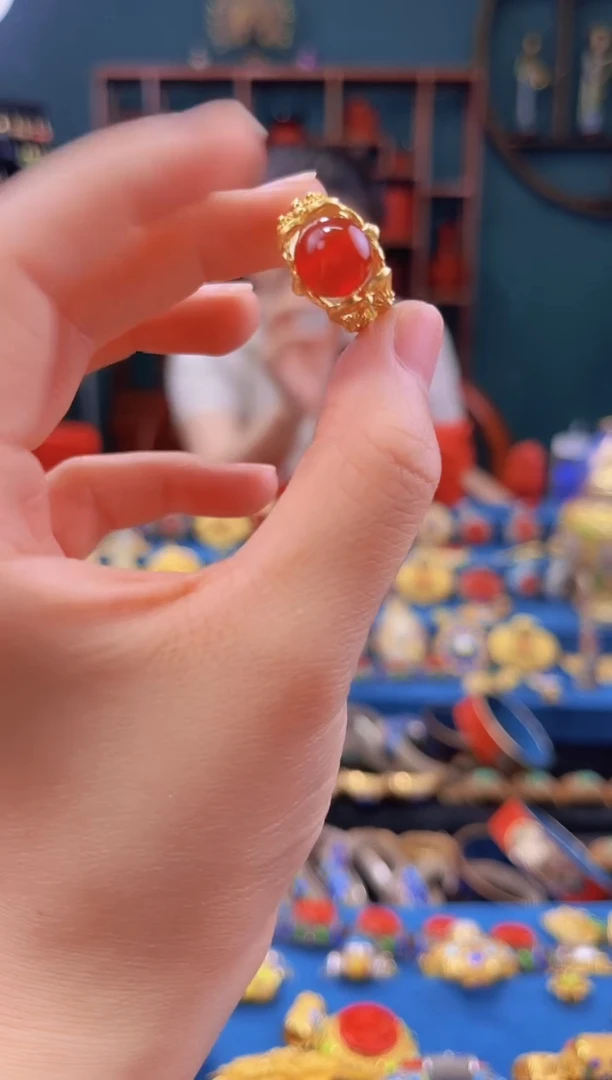 花丝镶嵌戒指红色