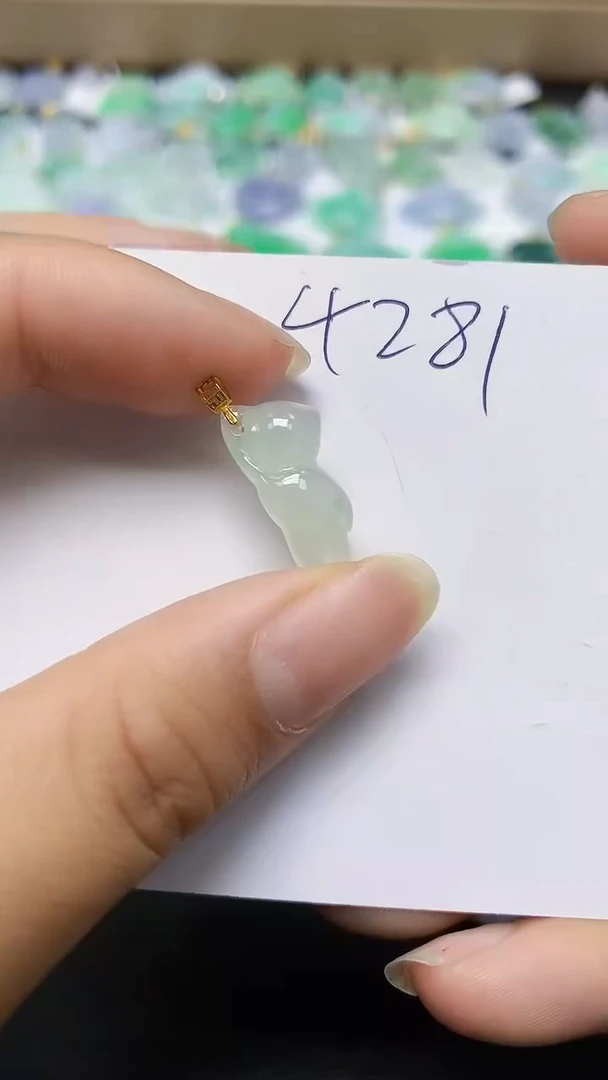 翡翠未镶嵌颈饰 天然缅甸翡翠A货