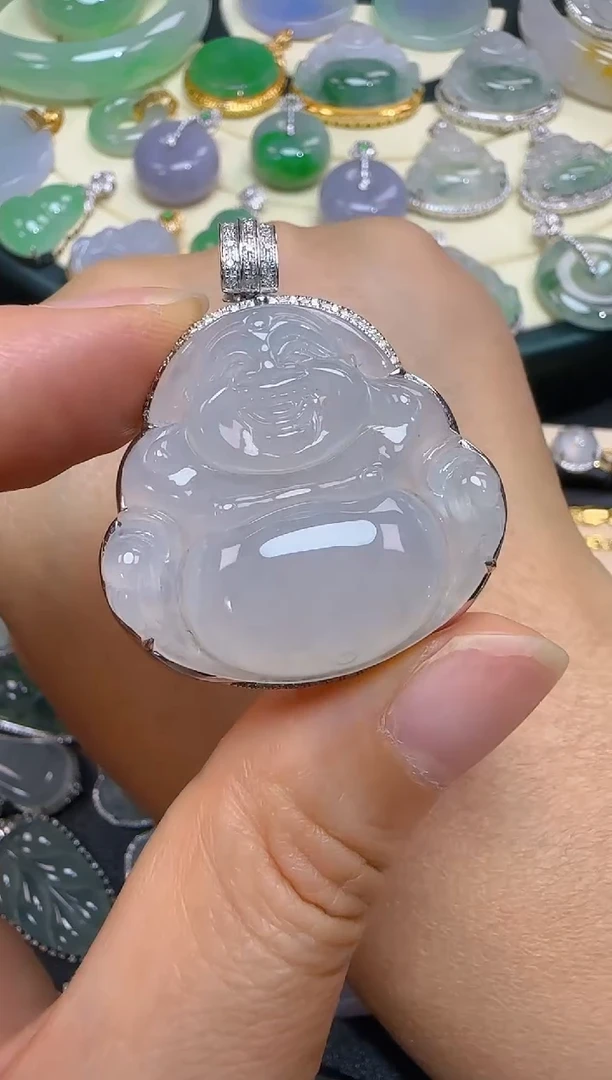 颈饰18K金镶嵌翡翠佛公