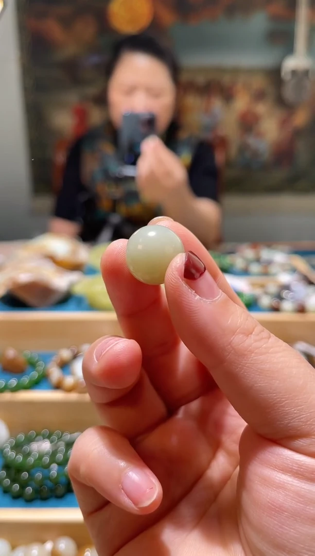 【闪购商品】和田玉吊坠(不含链)未镶嵌且末料单珠