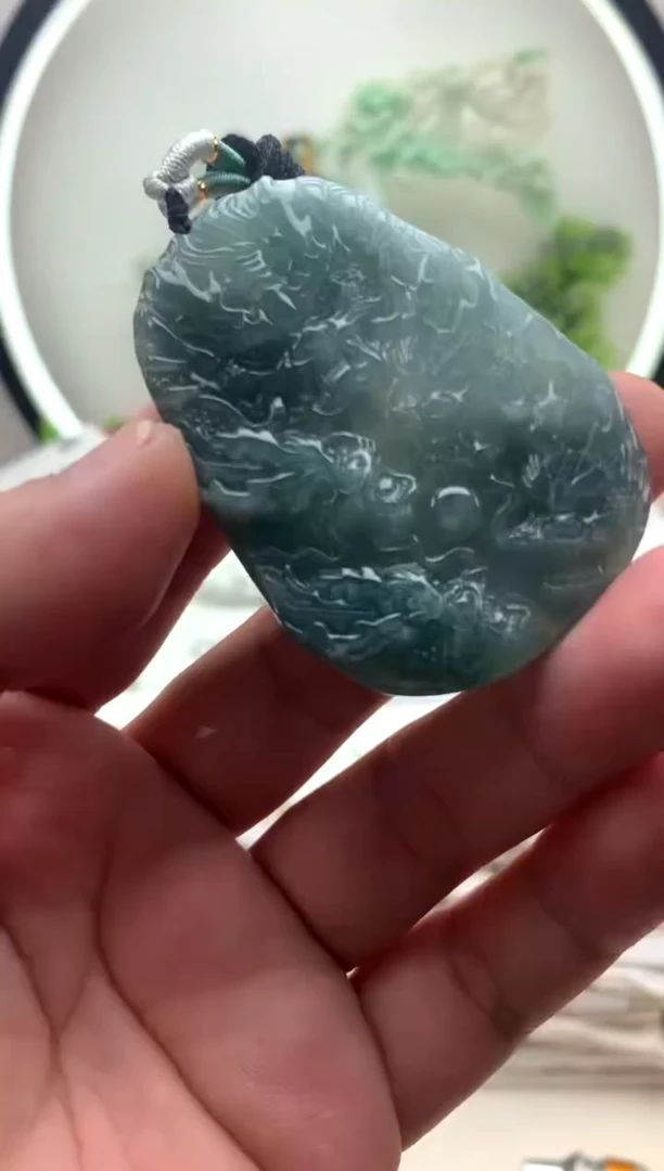 颈饰未镶嵌翡翠九龙牌