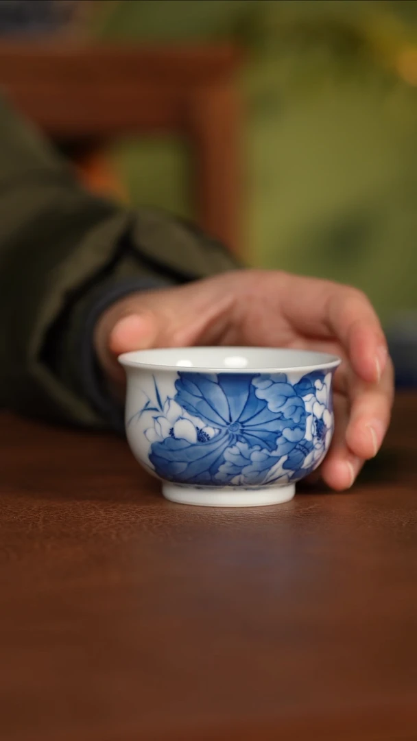 【闪购商品】杯华山拙隐 青花釉里白荷花炉式