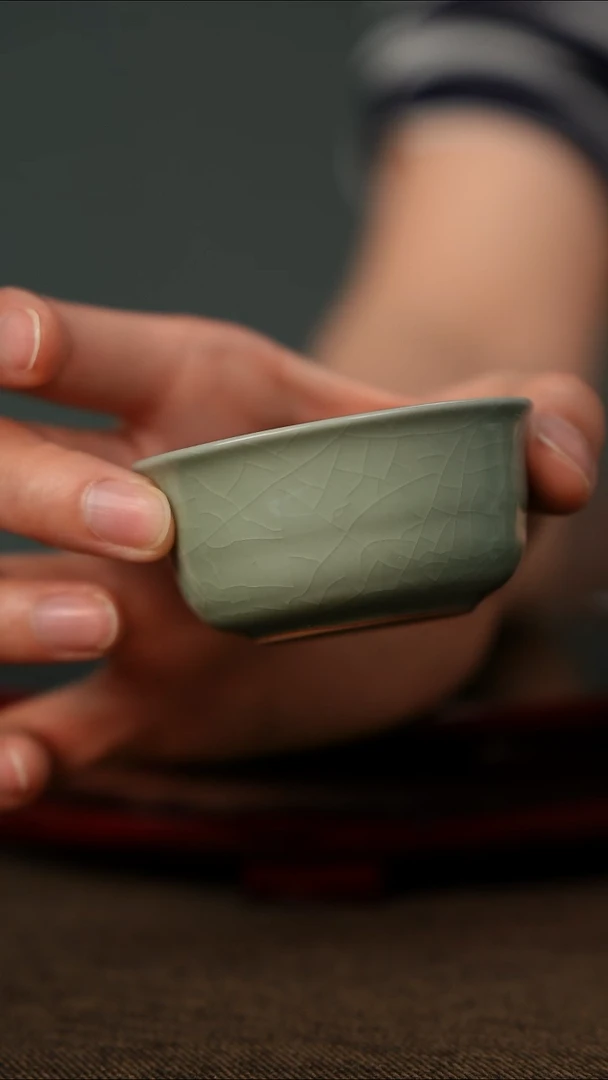 豆绿 小圆杯 无底款