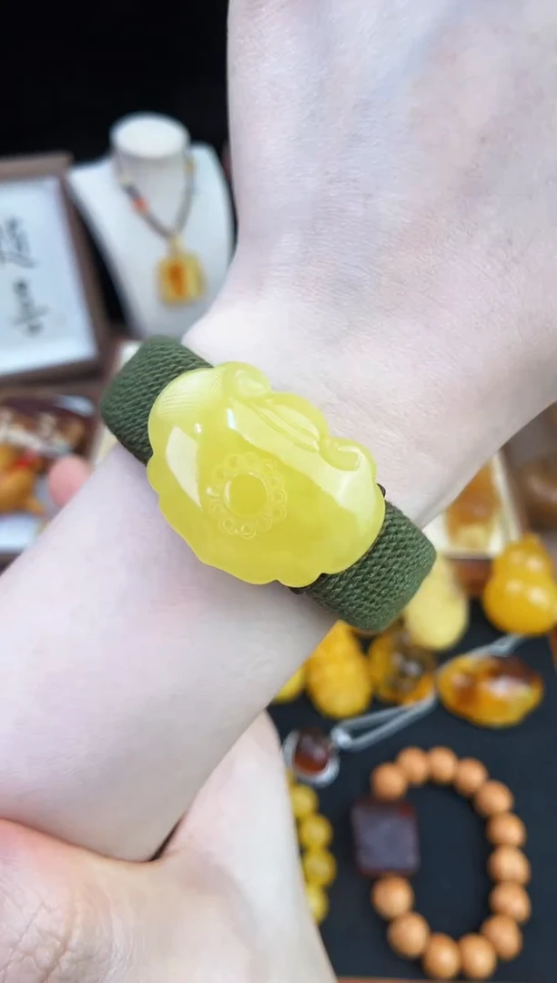 琥珀未镶嵌珠宝奇石柒月