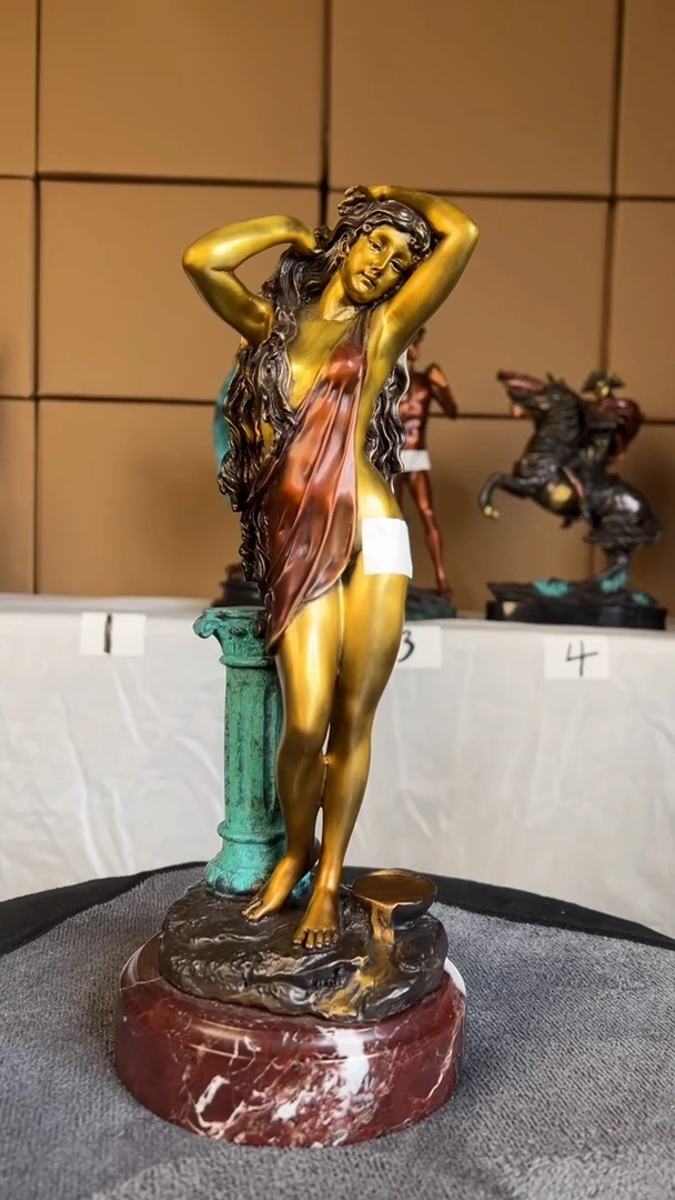 精铜材质精美雕塑