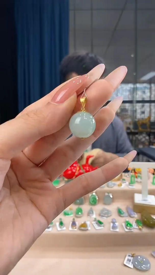 翡翠18K金镶嵌吊坠(不含链)圆珠