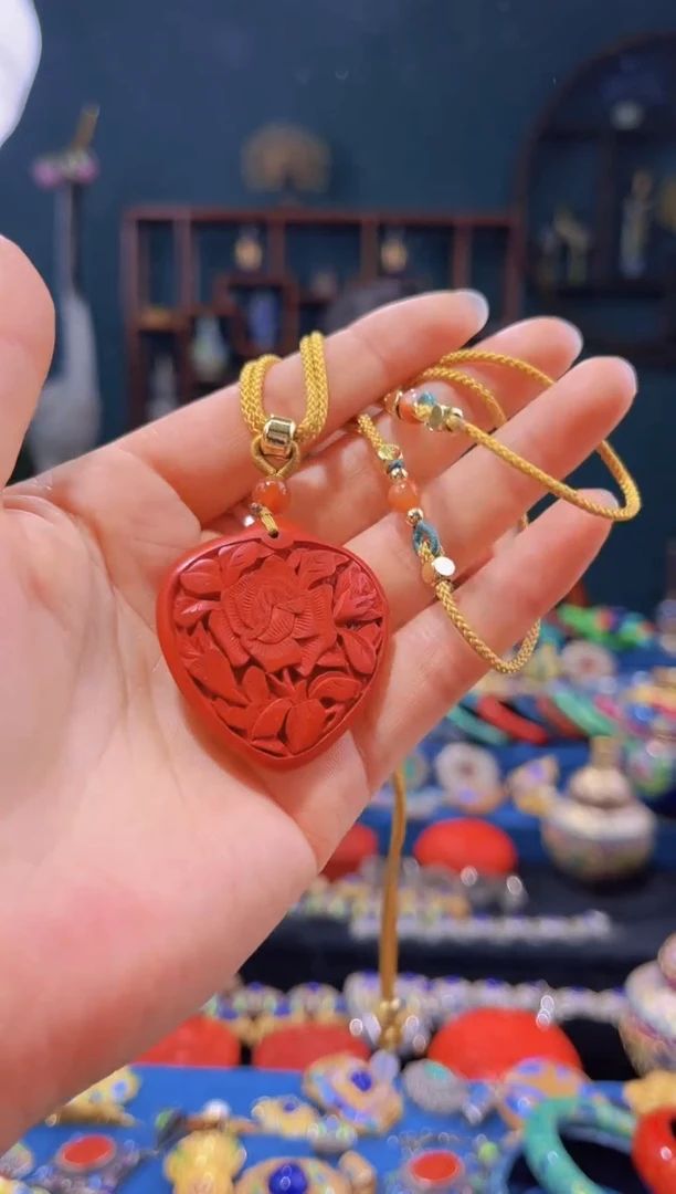 非遗绝技 雕漆心形项链 玫瑰