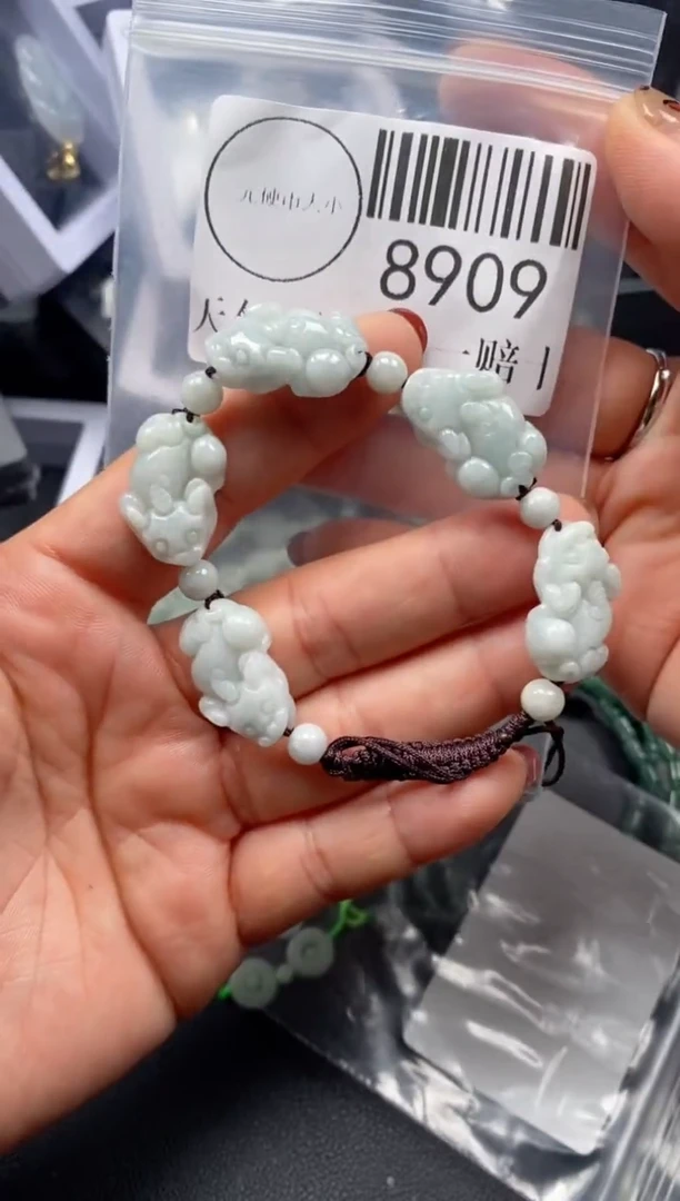 吊坠(不含链)未镶嵌翡翠8909