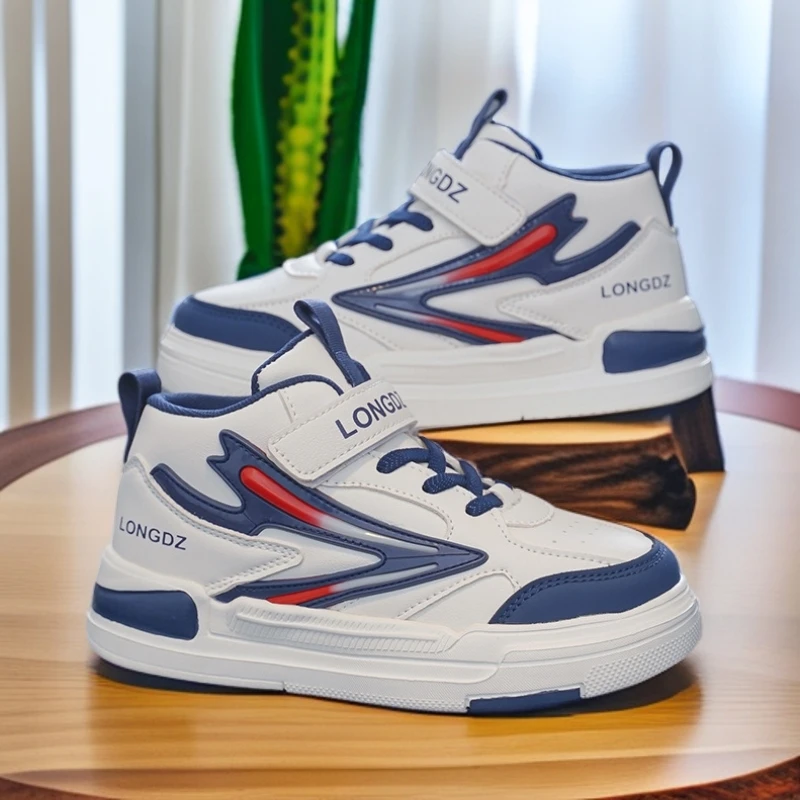 男童休闲鞋子中帮秋冬季新款皮面儿童运动鞋中大童鞋女童时尚板鞋