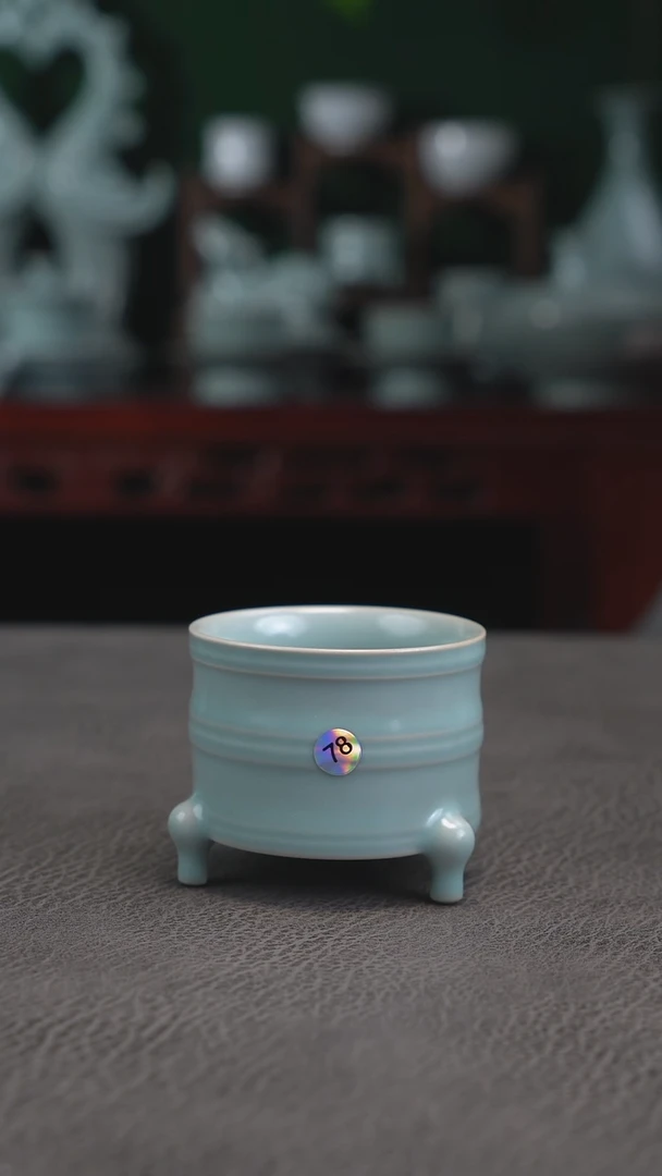 天青釉   三足杯  简包-二