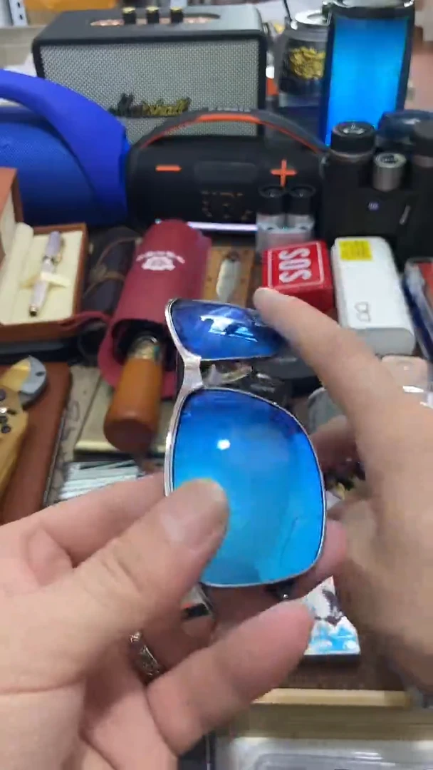 瓷片闪购商品  如图所示