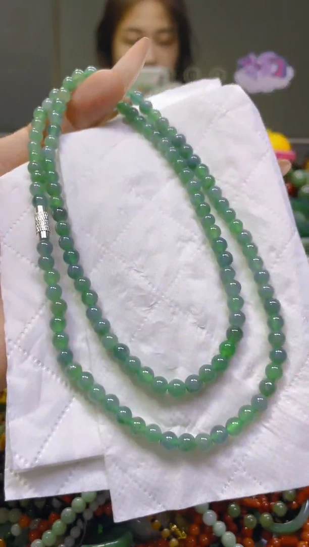 翡翠未镶嵌颈饰5MM/W/翡翠A货，一件也是批发价