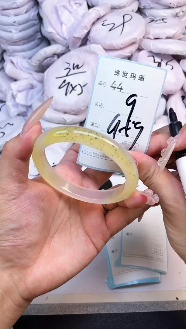 玛瑙/玉髓手镯未镶嵌44