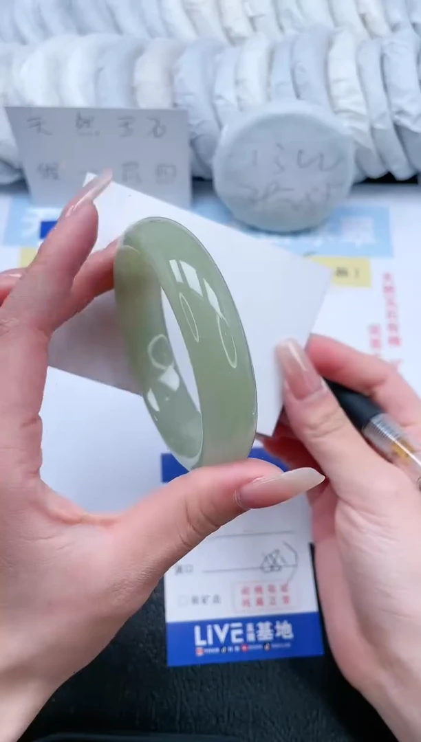 【闪购商品】石英质玉手镯未镶嵌T248-58.7