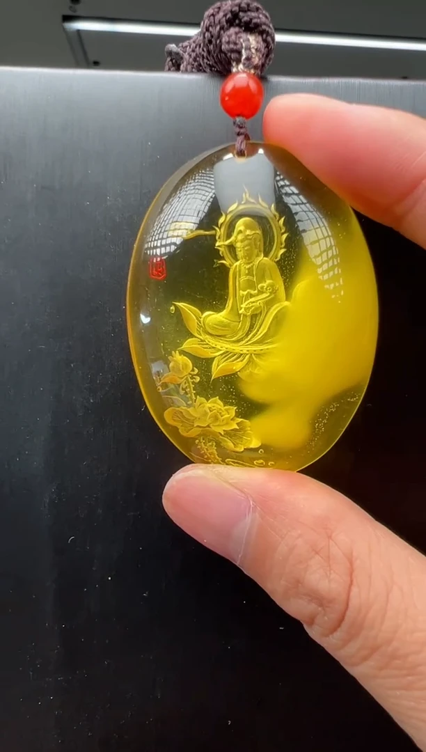 未镶嵌颈饰琥珀观音