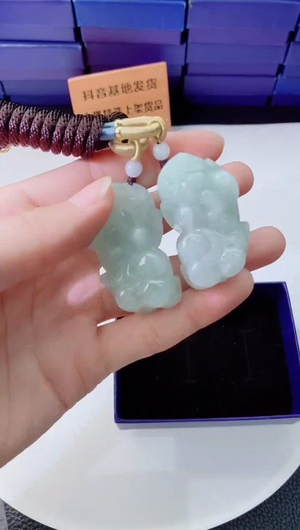 翡翠未镶嵌颈饰1111111