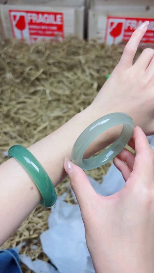 未镶嵌手镯石英质玉0005--圈口52