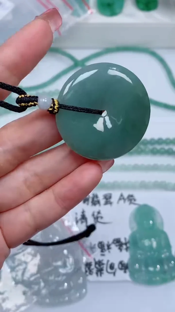 翡翠未镶嵌颈饰吊坠