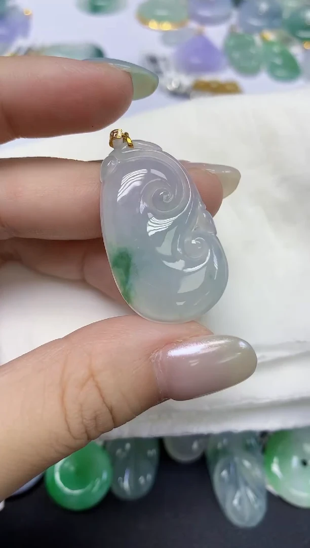 翡翠18K金镶嵌颈饰天然缅甸翡翠A货