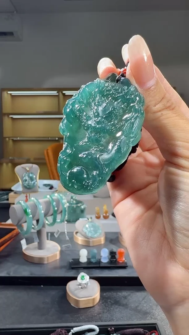 吊坠(不含链)未镶嵌翡翠龙牌
