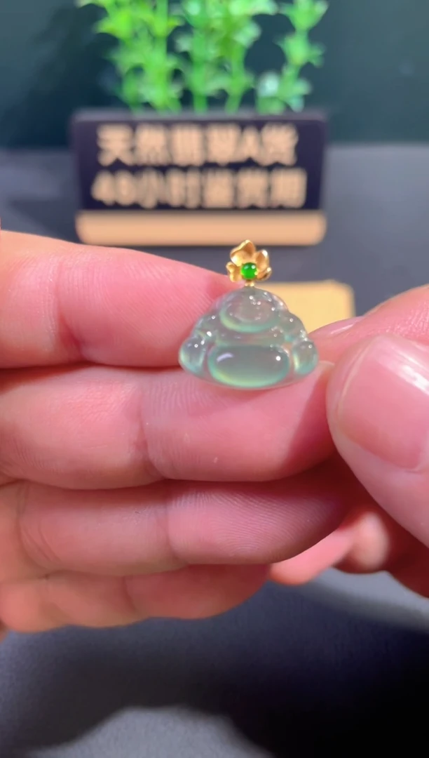 颈饰18K金镶嵌翡翠翡翠