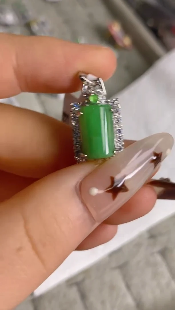 银S925镶嵌戒指翡翠百内无证书