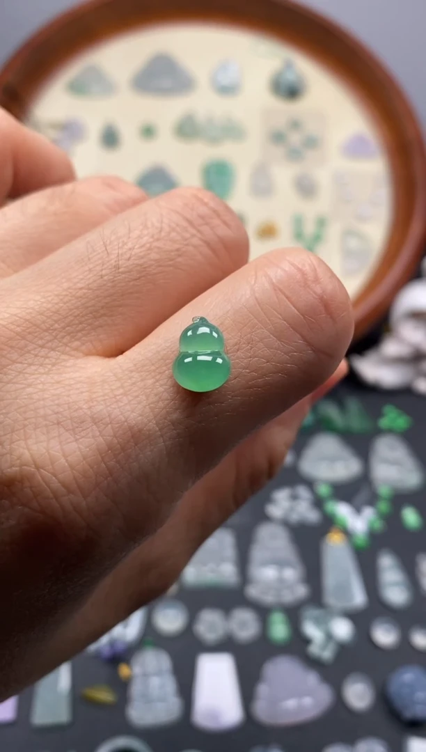 颈饰未镶嵌翡翠冰果緑葫芦/芬