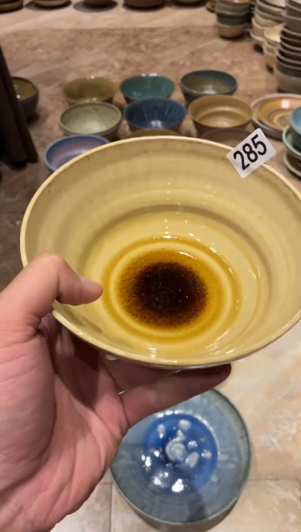 瓷片º**?285微瑕手工窑变黄面碗1个