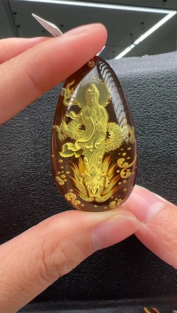 未镶嵌颈饰琥珀观音