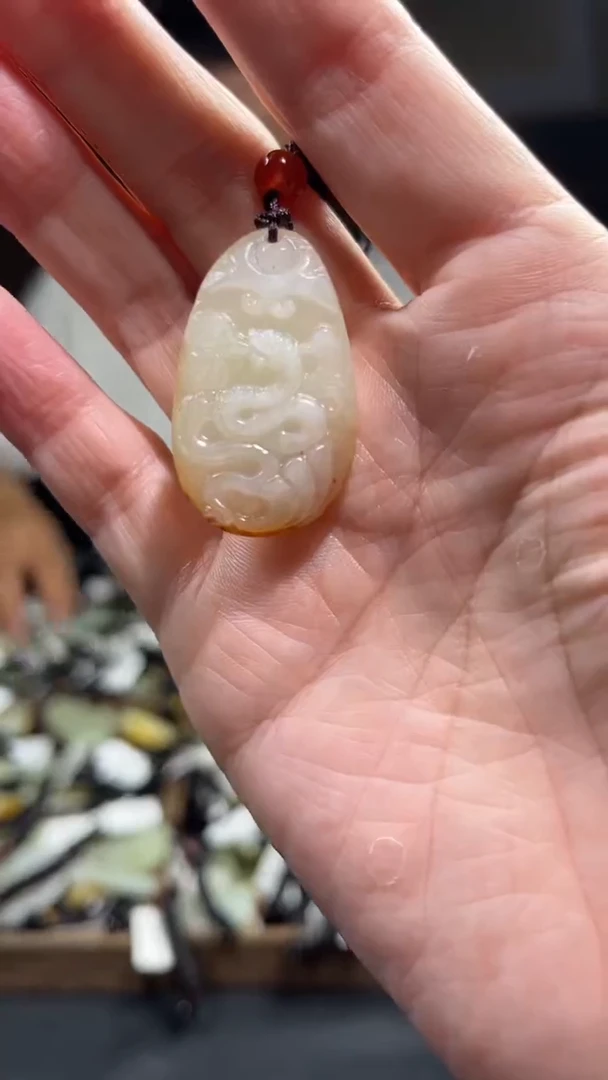 和田玉未镶嵌颈饰·