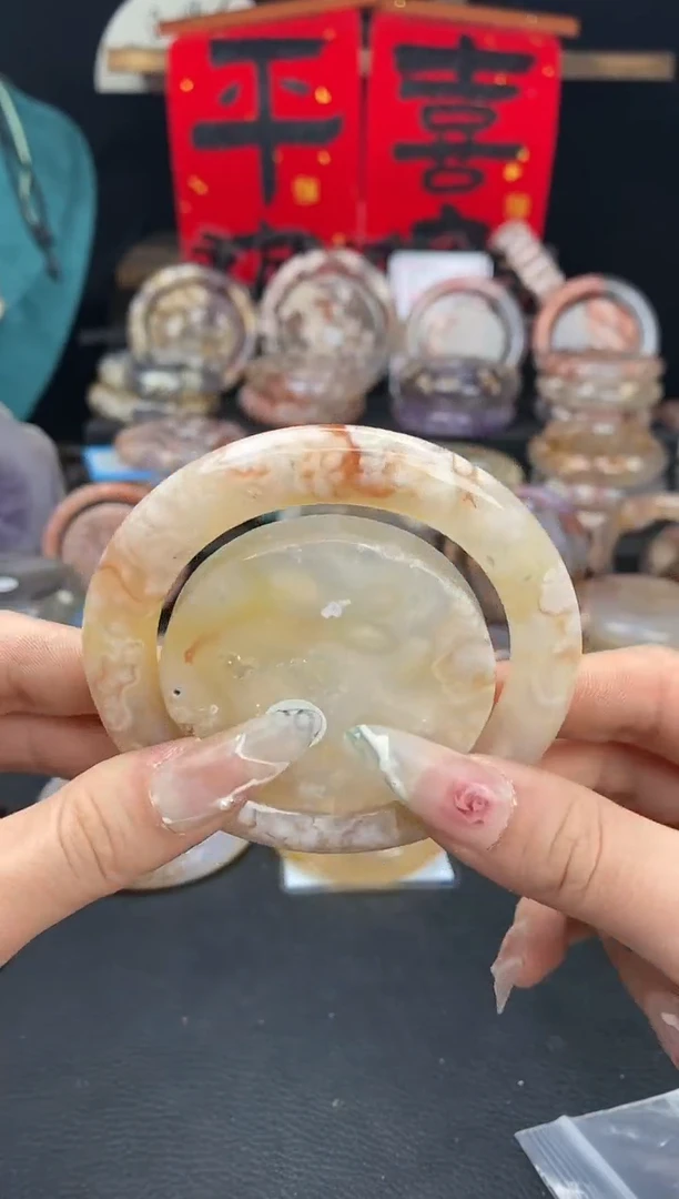 【闪购商品】石英质玉手镯（圆镯）未镶嵌56