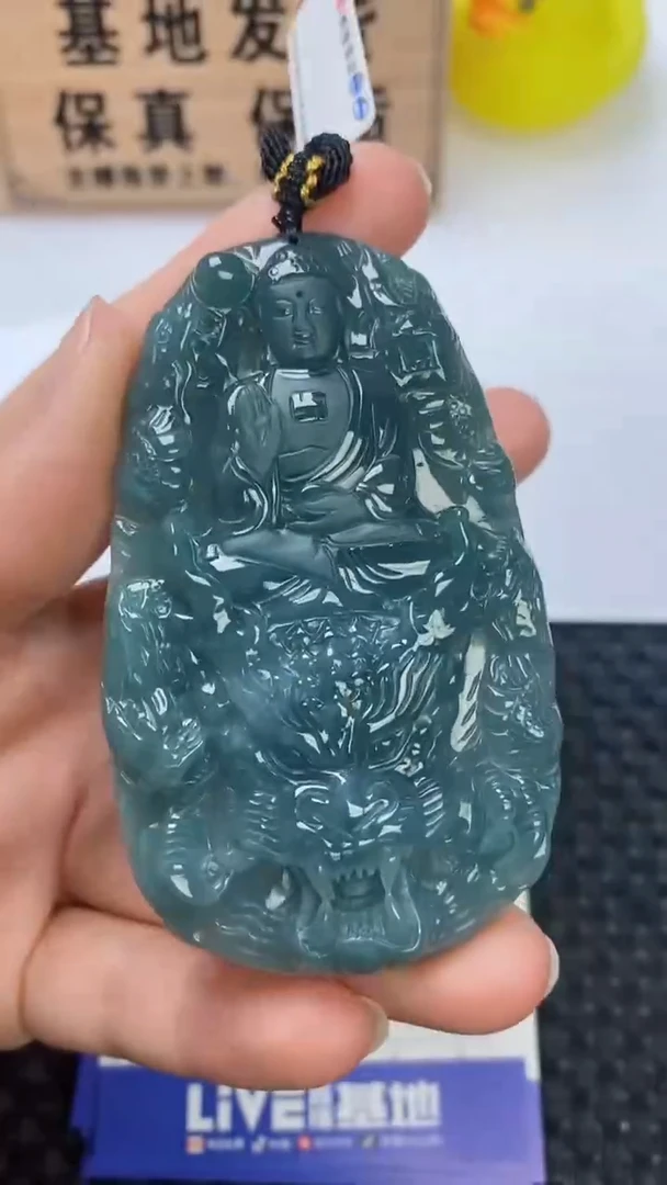 翡翠未镶嵌颈饰